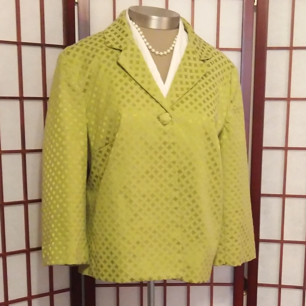 3/$18 CLOSET CLOSING CHICO'S LIME GREEN BLAZER